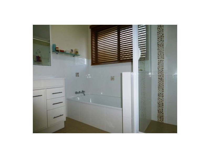 43 Banksia Street, Point Vernon QLD 4655