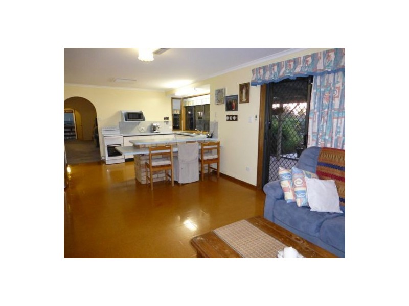 43 Banksia Street, Point Vernon QLD 4655