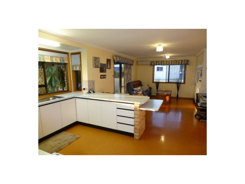 43 Banksia Street, Point Vernon QLD 4655