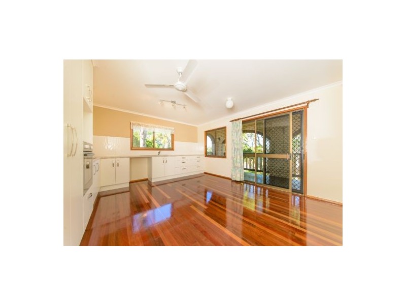 1 Esplanade, Point Vernon QLD 4655