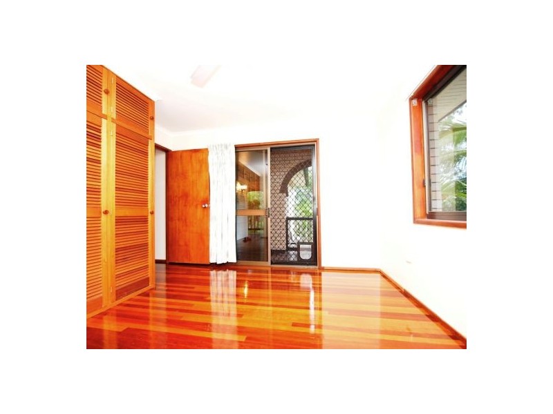 1 Esplanade, Point Vernon QLD 4655