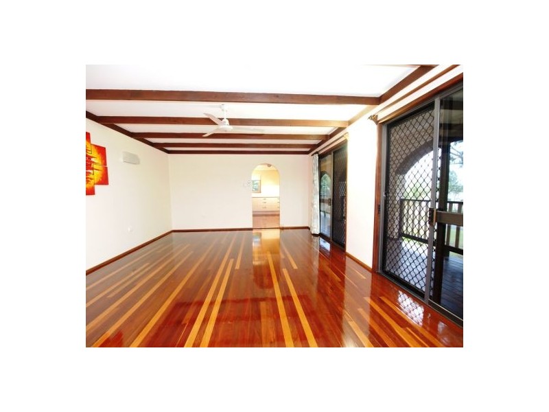 1 Esplanade, Point Vernon QLD 4655