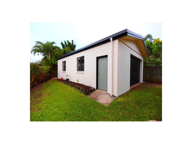 1 Esplanade, Point Vernon QLD 4655