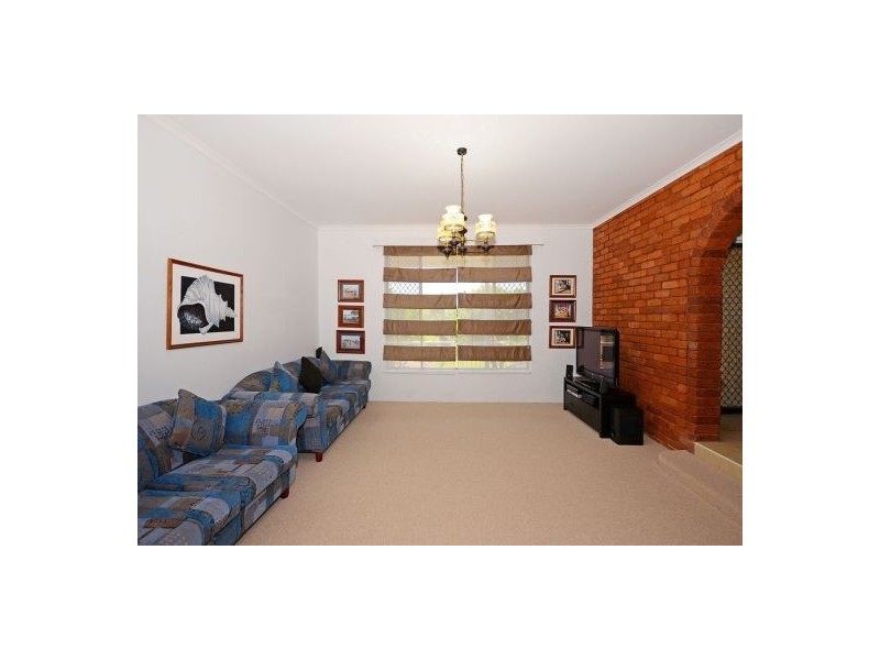 11 Carlton Street, Point Vernon QLD 4655