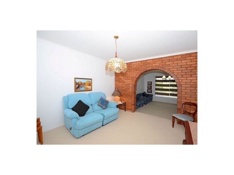 11 Carlton Street, Point Vernon QLD 4655