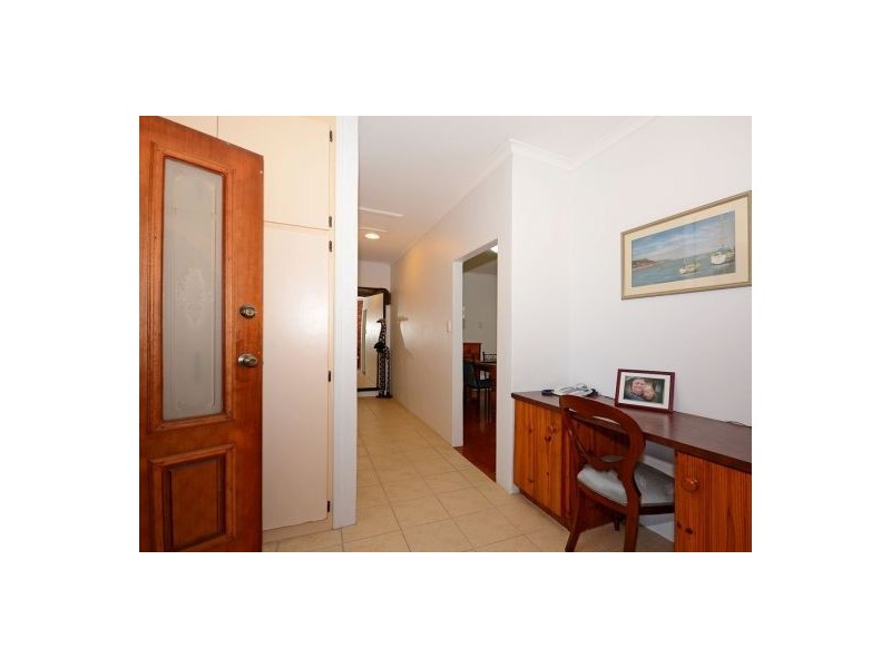 11 Carlton Street, Point Vernon QLD 4655