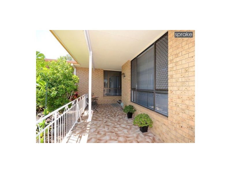 11 Carlton Street, Point Vernon QLD 4655