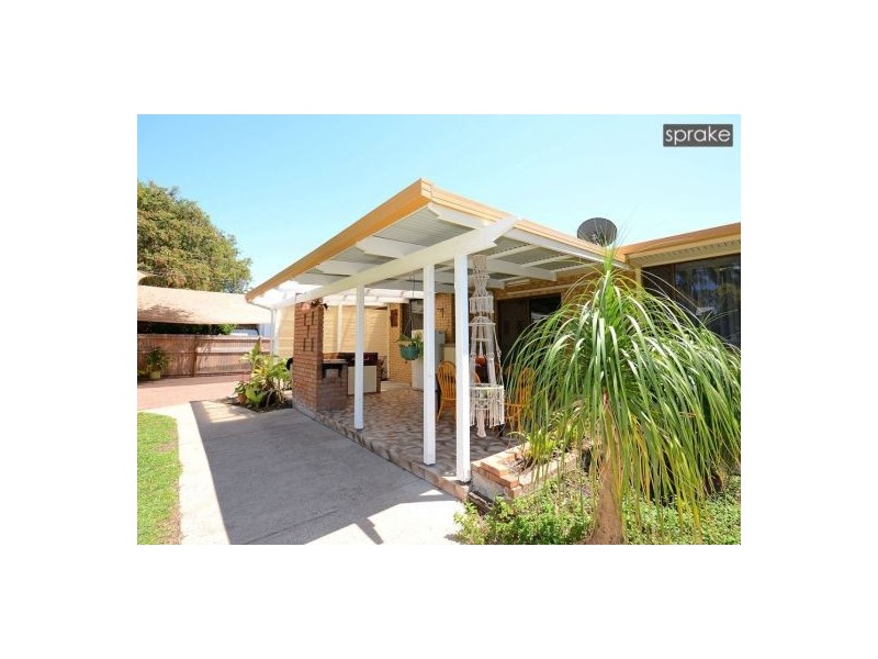 11 Carlton Street, Point Vernon QLD 4655