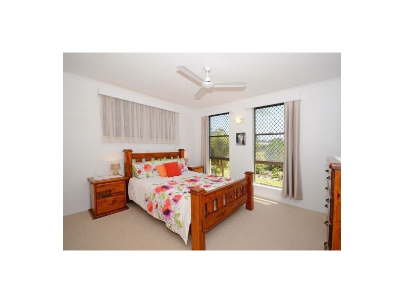 11 Carlton Street, Point Vernon QLD 4655