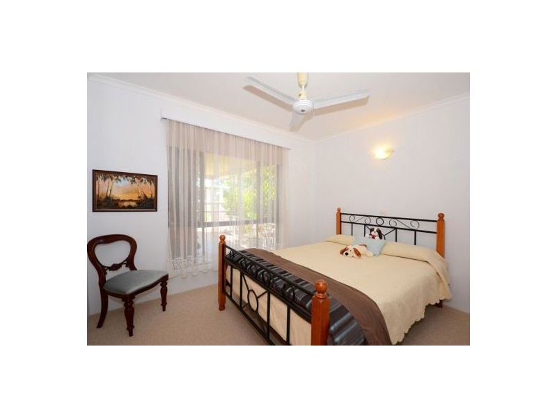 11 Carlton Street, Point Vernon QLD 4655