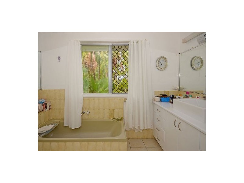 23-25 Beach Road, Pialba QLD 4655