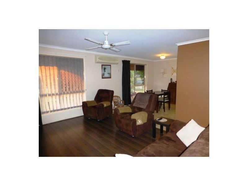 8 Dougan St, Point Vernon QLD 4655