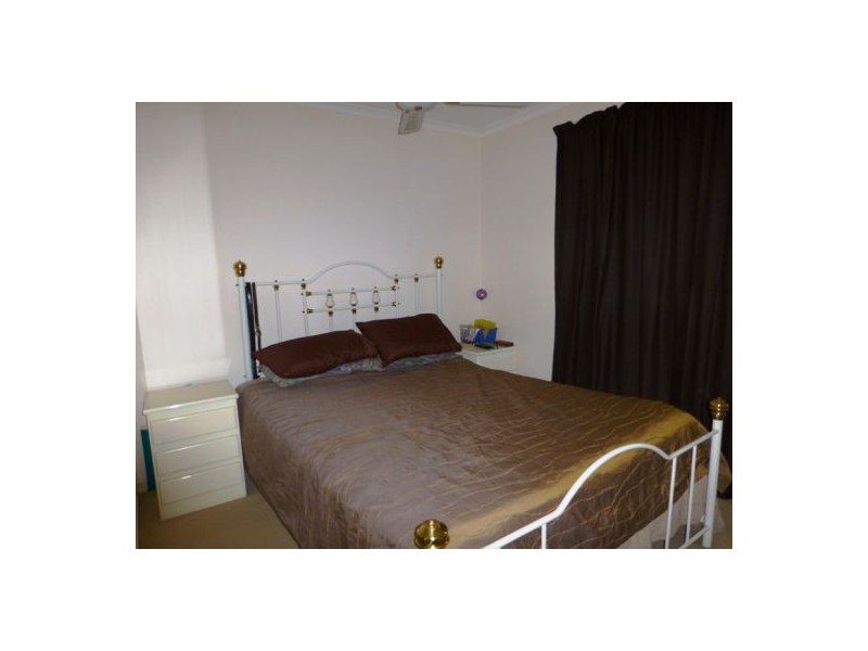 8 Dougan St, Point Vernon QLD 4655