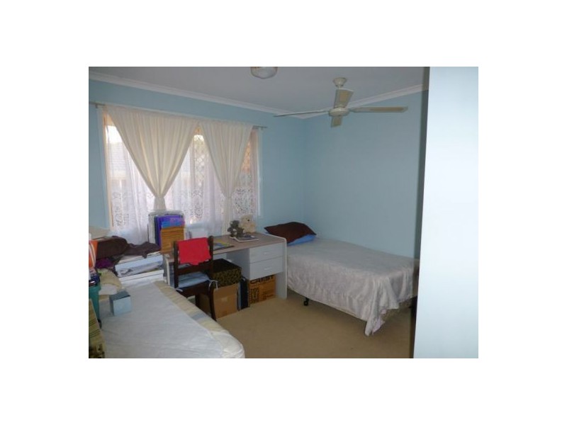 8 Dougan St, Point Vernon QLD 4655