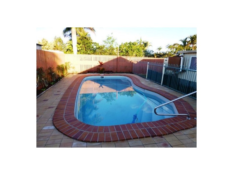 8 Dougan St, Point Vernon QLD 4655