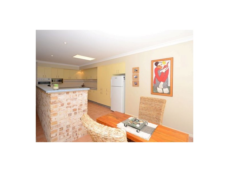 52 Corfield Street, Point Vernon QLD 4655