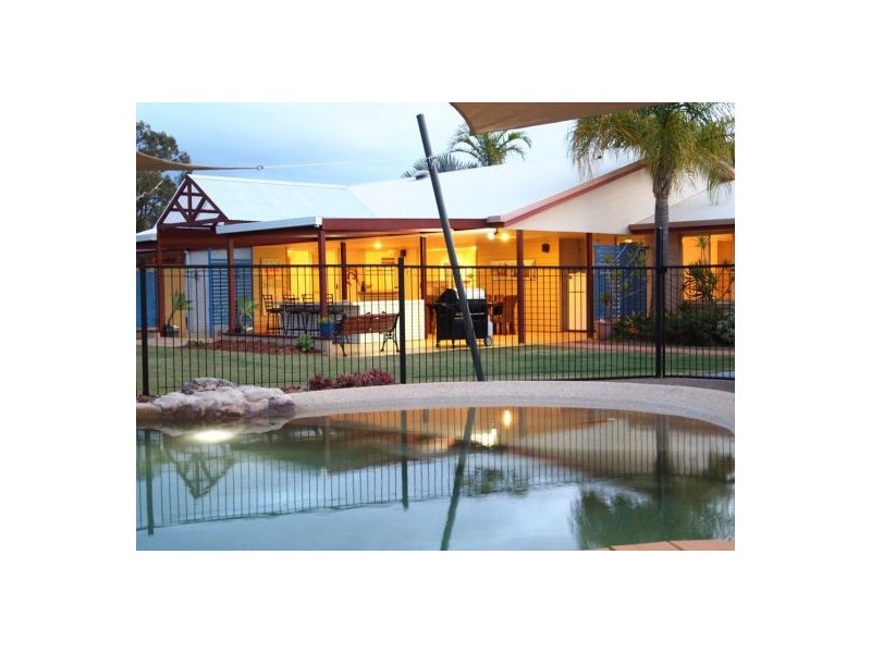 10 Lucyanne Court, Urangan QLD 4655