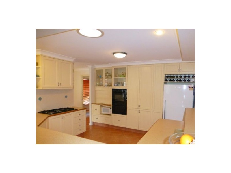 10 Lucyanne Court, Urangan QLD 4655