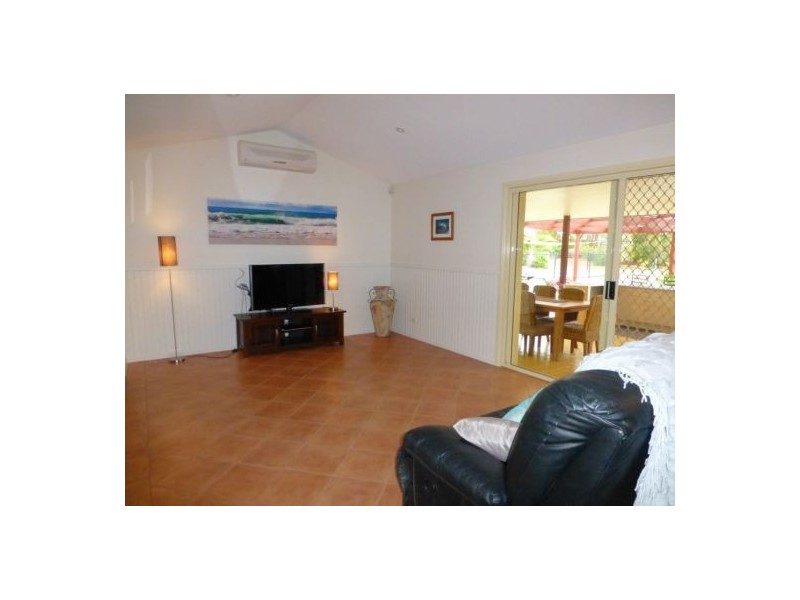 10 Lucyanne Court, Urangan QLD 4655