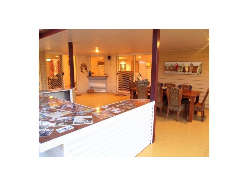 10 Lucyanne Court, Urangan QLD 4655