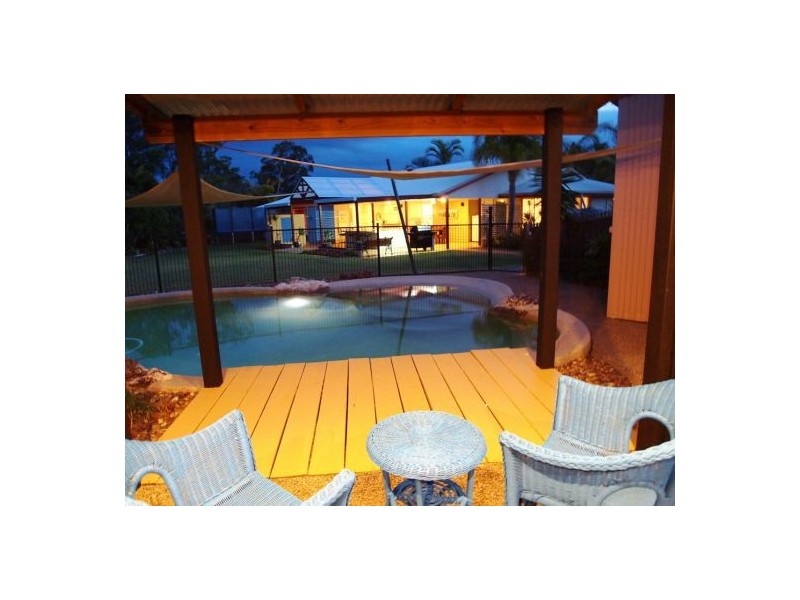 10 Lucyanne Court, Urangan QLD 4655