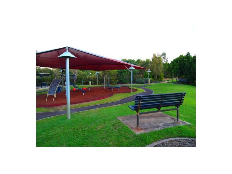 10 Bay Breeze Cl, Wondunna QLD 4655