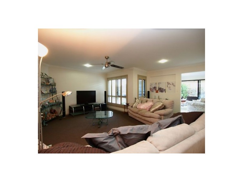 10 Bay Breeze Cl, Wondunna QLD 4655