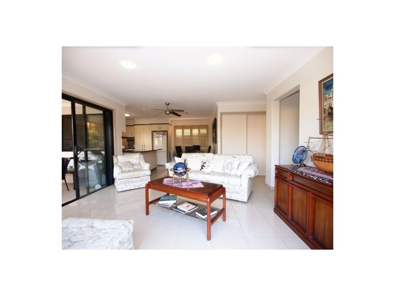 10 Bay Breeze Cl, Wondunna QLD 4655