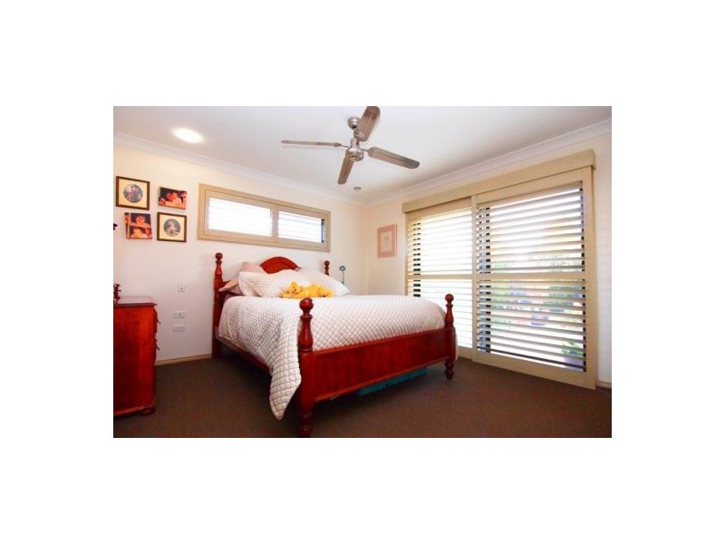 10 Bay Breeze Cl, Wondunna QLD 4655