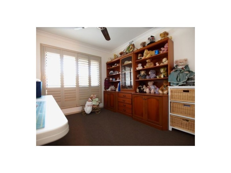 10 Bay Breeze Cl, Wondunna QLD 4655