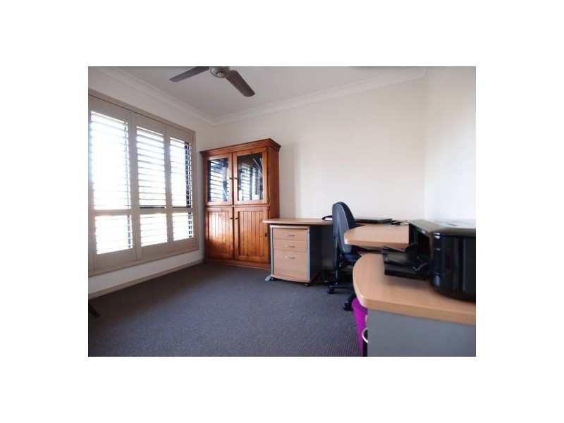 10 Bay Breeze Cl, Wondunna QLD 4655
