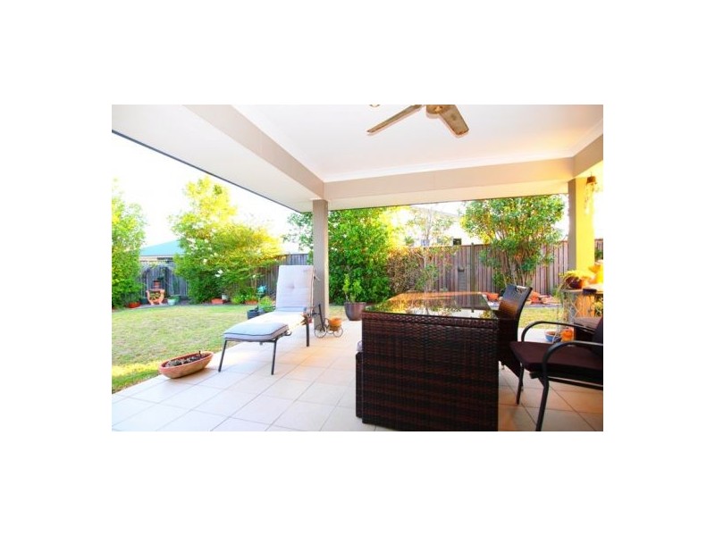 10 Bay Breeze Cl, Wondunna QLD 4655