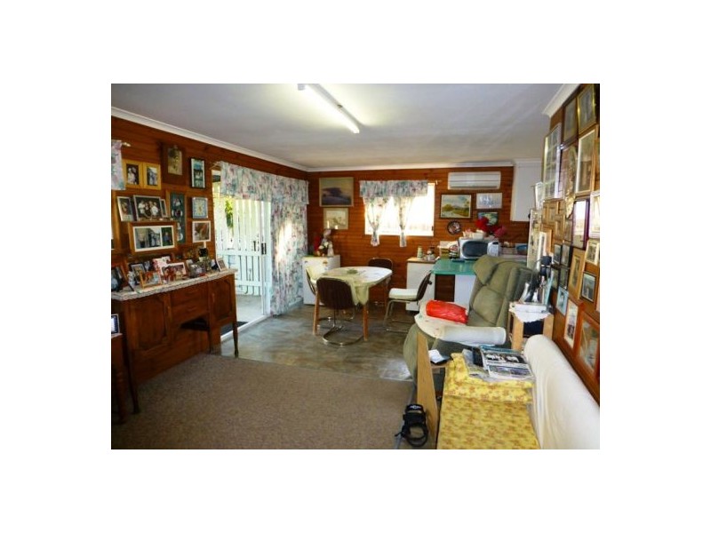 27 Hansen Street, Urangan QLD 4655