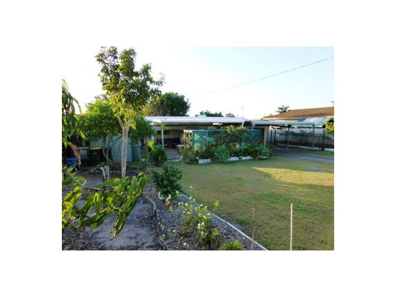 27 Hansen Street, Urangan QLD 4655