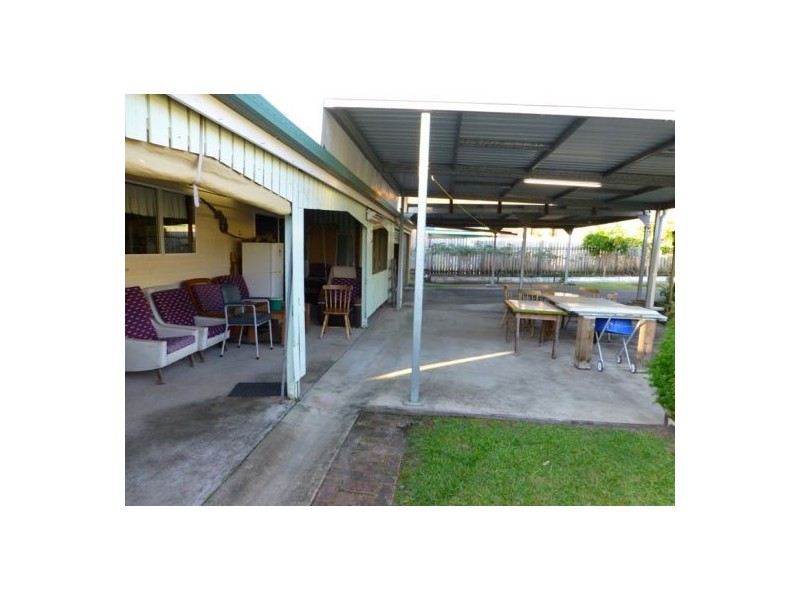 27 Hansen Street, Urangan QLD 4655
