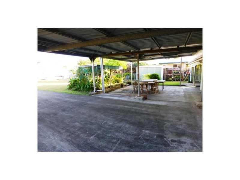 27 Hansen Street, Urangan QLD 4655