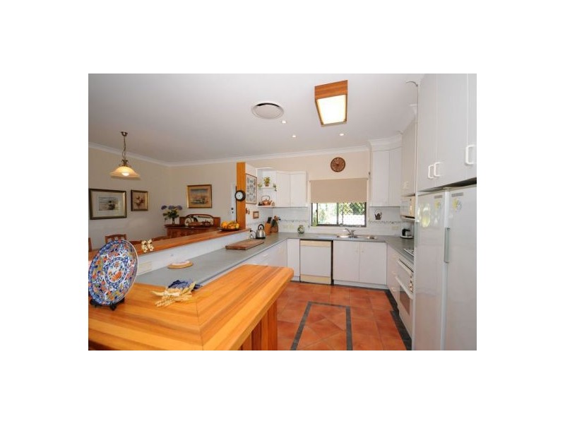 31 Flinders Street, Point Vernon QLD 4655