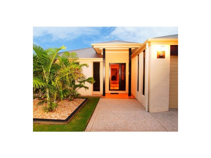 7 Kirriemuir Crt, Kawungan QLD 4655