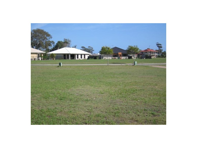 15 Barramundi Drive, Burrum Heads QLD 4659