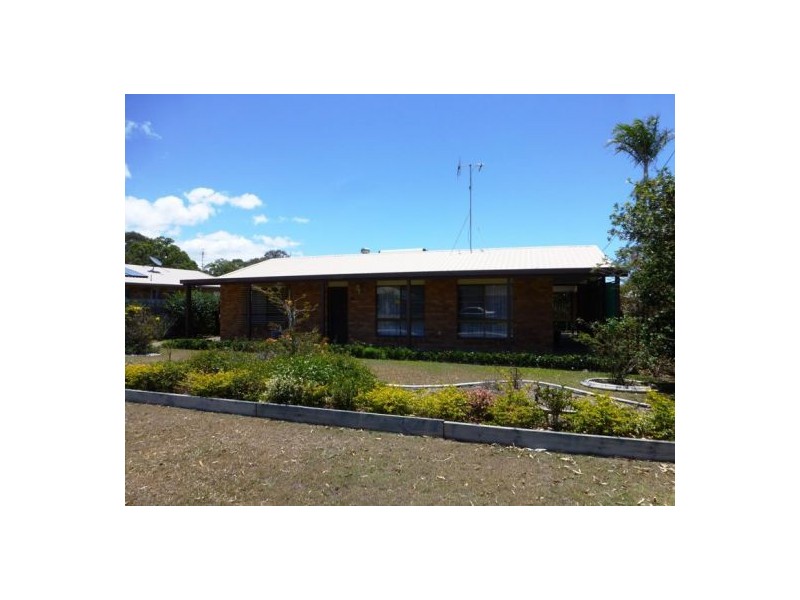 79 Hansen St, Urangan QLD 4655