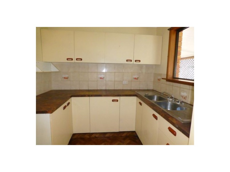 79 Hansen St, Urangan QLD 4655