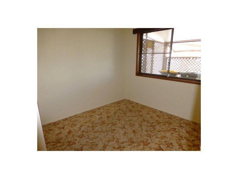 79 Hansen St, Urangan QLD 4655