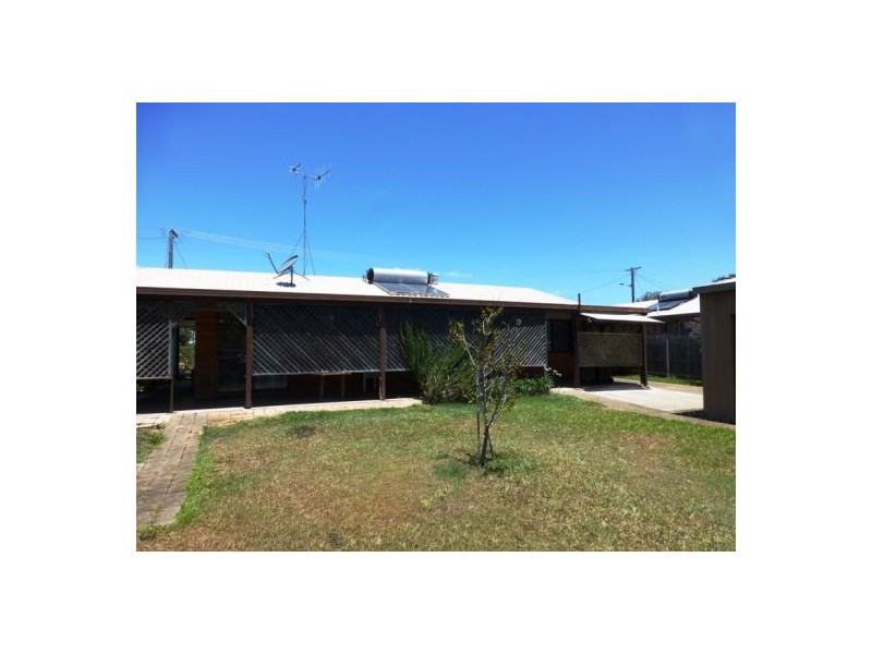 79 Hansen St, Urangan QLD 4655