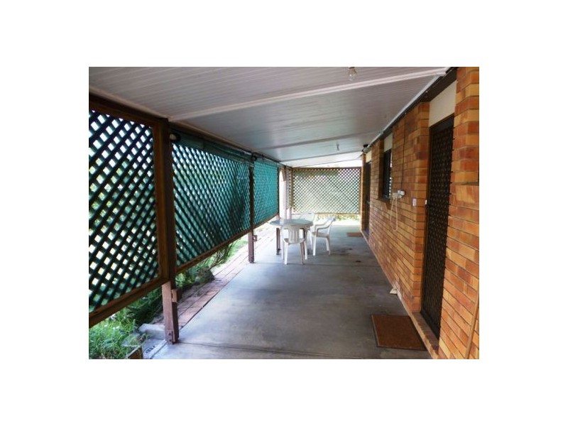 79 Hansen St, Urangan QLD 4655