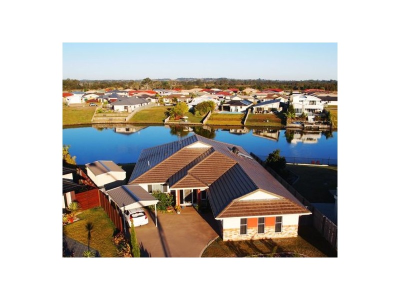 42 Earl St Vincent Cct, Mariners Cove, Eli Waters QLD 4655