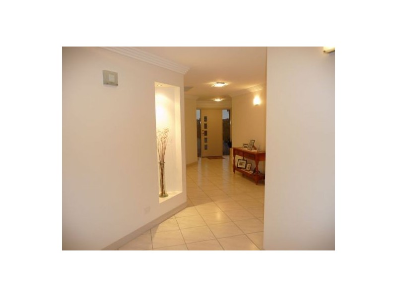 42 Earl St Vincent Cct, Mariners Cove, Eli Waters QLD 4655