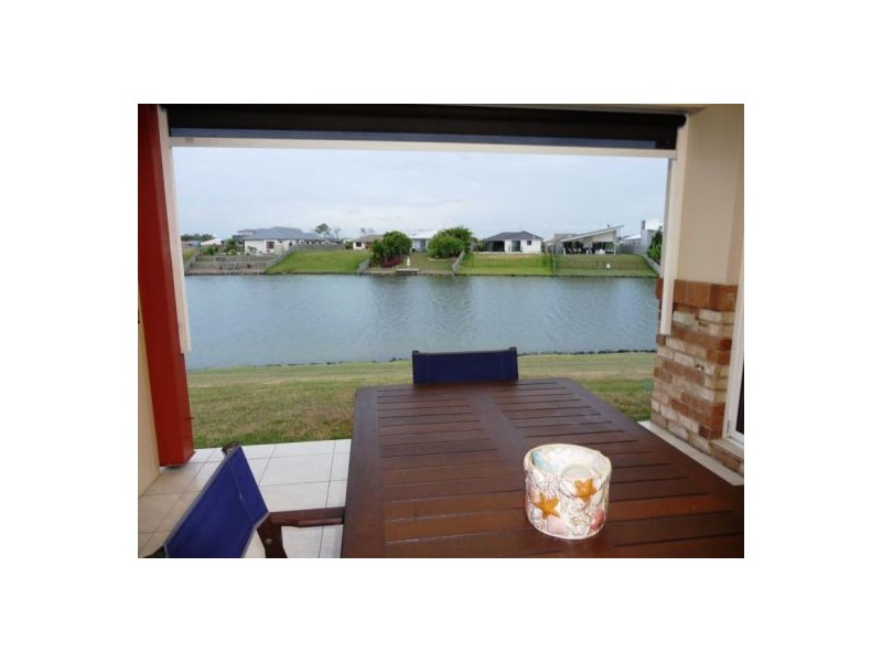 42 Earl St Vincent Cct, Mariners Cove, Eli Waters QLD 4655