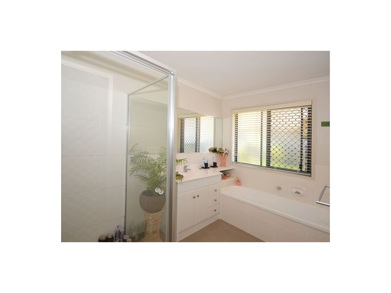 17 Rochester Court, Urraween QLD 4655