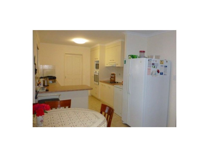 11 Spinnaker Drive, Point Vernon QLD 4655