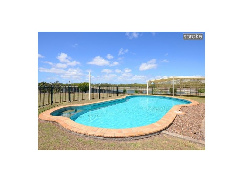 34 Bushlark Avenue, Eli Waters QLD 4655